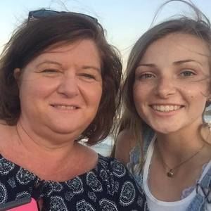 Meet your Posher, Debi